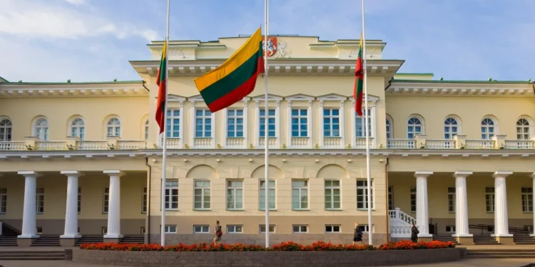 В Литве партия власти и оппозиция поменялись местами